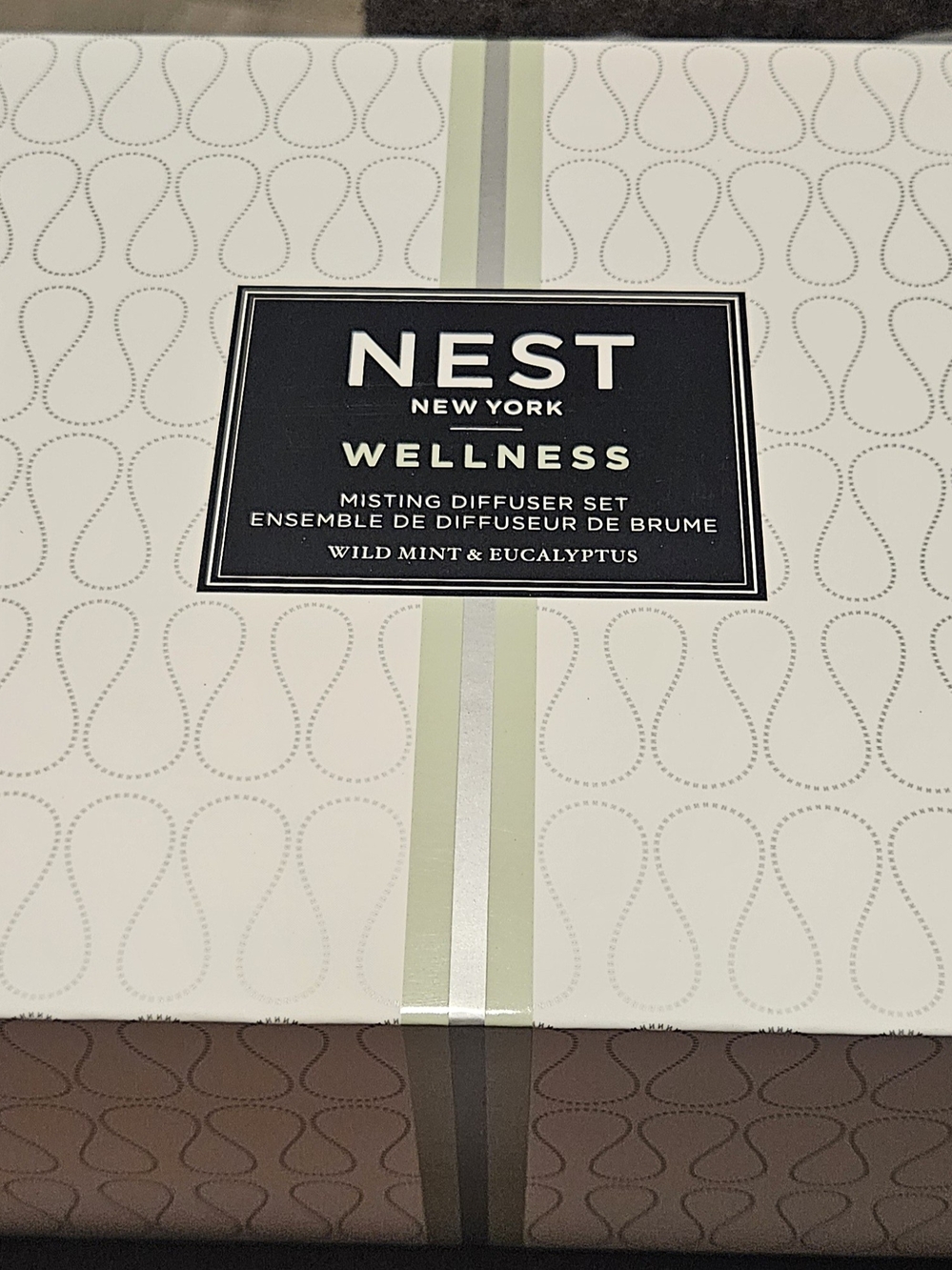 Wellness Wild Mint & Eucalyptus Misting Diffuser Set - White & Mint